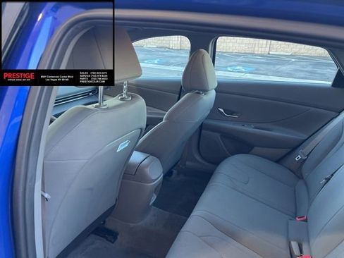 Used 2024 Hyundai Elantra SE image 17