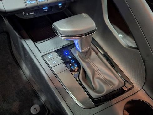 Used 2025 Hyundai Elantra Sport image 22