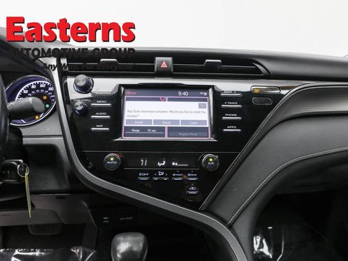 Used 2019 Toyota Camry SE image 12