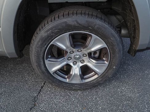 Used 2022 RAM 1500 Laramie AWD/4WD image 7