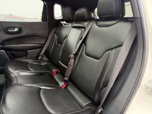 Used 2021 Jeep Compass Latitude w/ Sun and Sound Group AWD/4WD image 17