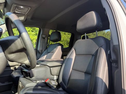 Used 2022 Chevrolet Silverado 1500 Custom AWD/4WD image 7