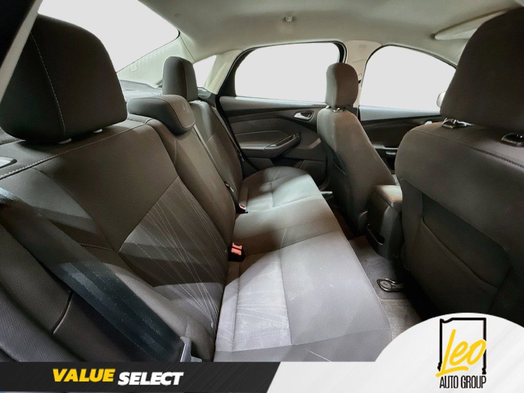 Used 2015 Ford Focus SE FWD image 26