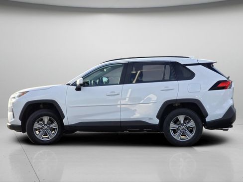 Used 2024 Toyota RAV4 LE AWD/4WD image 16