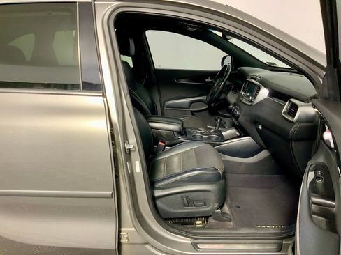 Used 2017 Kia Sorento SX image 33