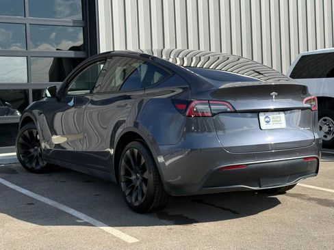 Used 2021 Tesla Model Y Long Range image 7