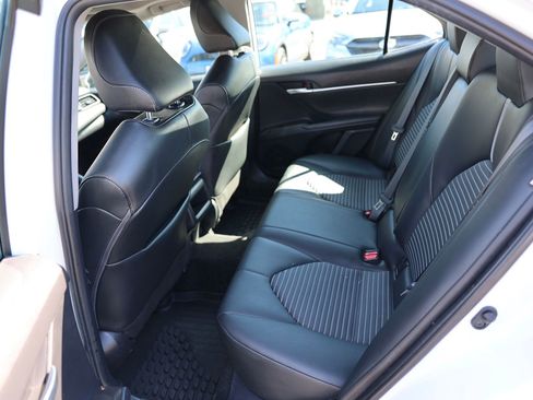 Used 2023 Toyota Camry SE w/ Cold Weather Package image 19