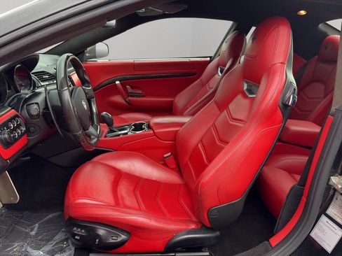 Used 2013 Maserati GranTurismo Sport RWD image 21