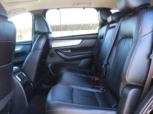 Used 2025 MAZDA CX-70 3.3 Turbo w/ Preferred Package image 12