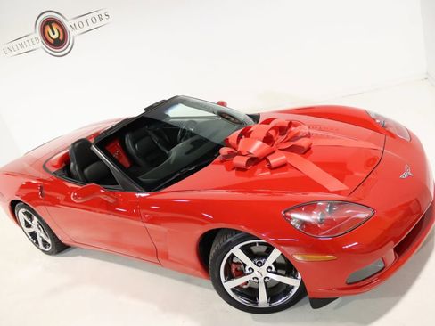 Used 2009 Chevrolet Corvette Convertible w/ Preferred Equipment Group image 2