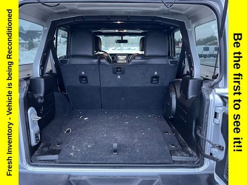 Used 2022 Jeep Wrangler Unlimited Sahara w/ Cold Weather Group image 22