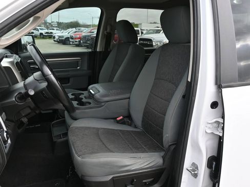 Used 2019 RAM 1500 Lone Star image 13
