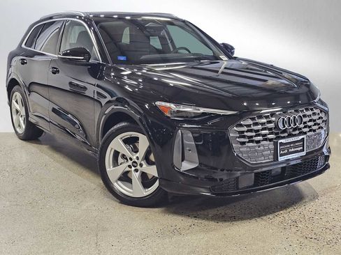 New 2025 Audi Q5 Prestige image 1