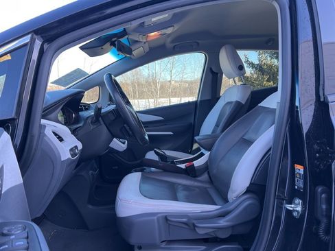 Used 2020 Chevrolet Bolt Premier w/ Infotainment Package image 13