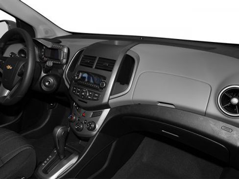 Used 2014 Chevrolet Sonic LT image 19