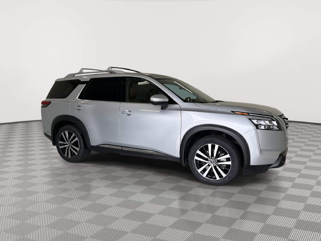 Certified 2025 Nissan Pathfinder Platinum w/ Cargo Package FWD image 14