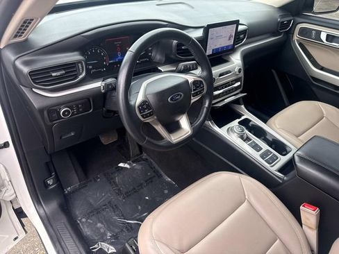Used 2023 Ford Explorer XLT w/ Equipment Group 202A RWD image 24