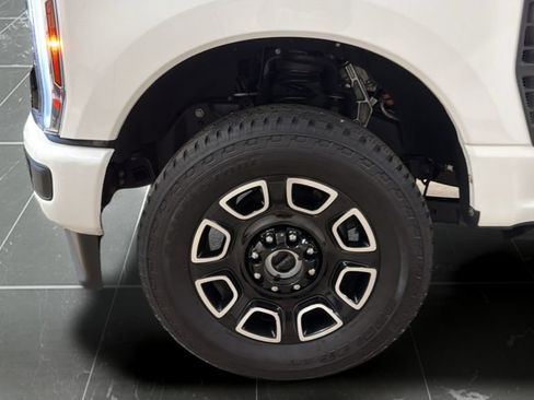 Used 2025 Ford F350 Platinum AWD/4WD image 27