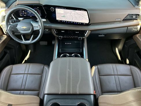 Used 2025 Chevrolet Tahoe High Country AWD/4WD image 20