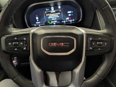 Used 2022 GMC Yukon SLT w/ SLT Premium Package image 11