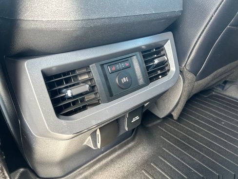Used 2024 Ford F250 Lariat w/ Lariat Ultimate Package AWD/4WD image 31