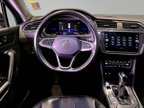 Used 2023 Volkswagen Tiguan SE image 8