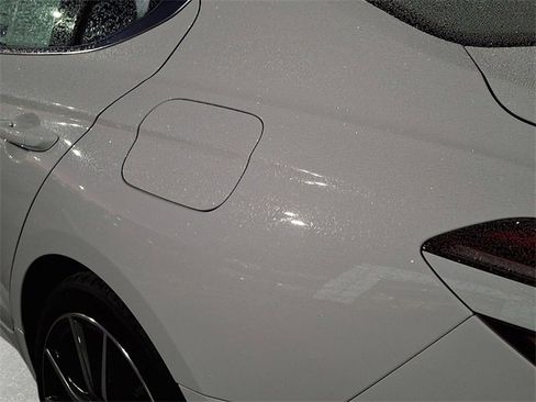 Used 2023 Genesis G70 2.0T image 11