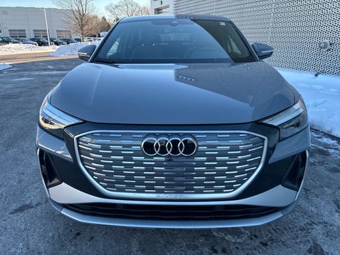 Used 2023 Audi Q4 e-tron Premium Plus w/ Premium Plus image 3