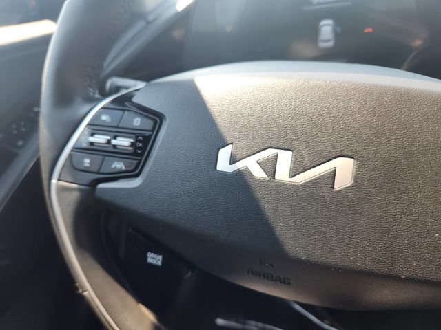 Used 2023 Kia Niro EX Touring FWD image 18