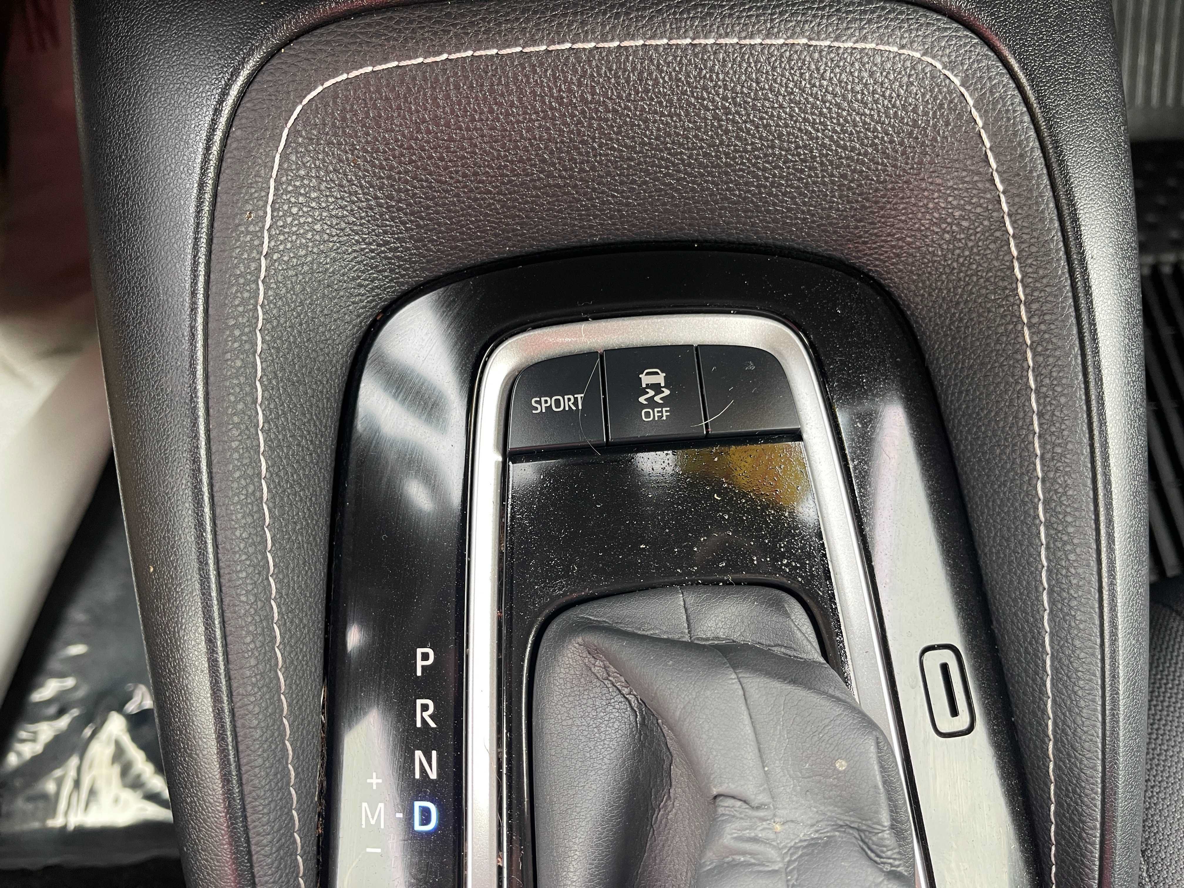 Used 2022 Toyota Corolla SE w/ SE Preferred Package FWD image 21