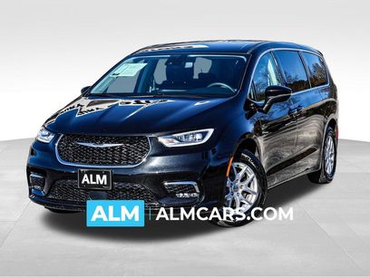 Used 2023 Chrysler Pacifica Touring-L