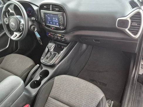 Used 2020 Kia Soul S FWD image 28