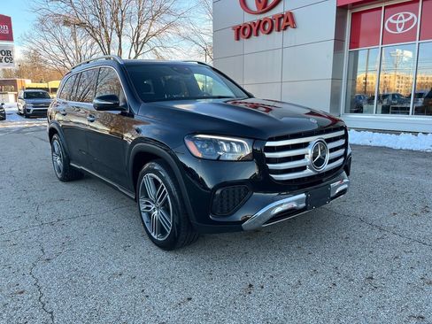 Used 2024 Mercedes-Benz GLS 450 4MATIC image 7