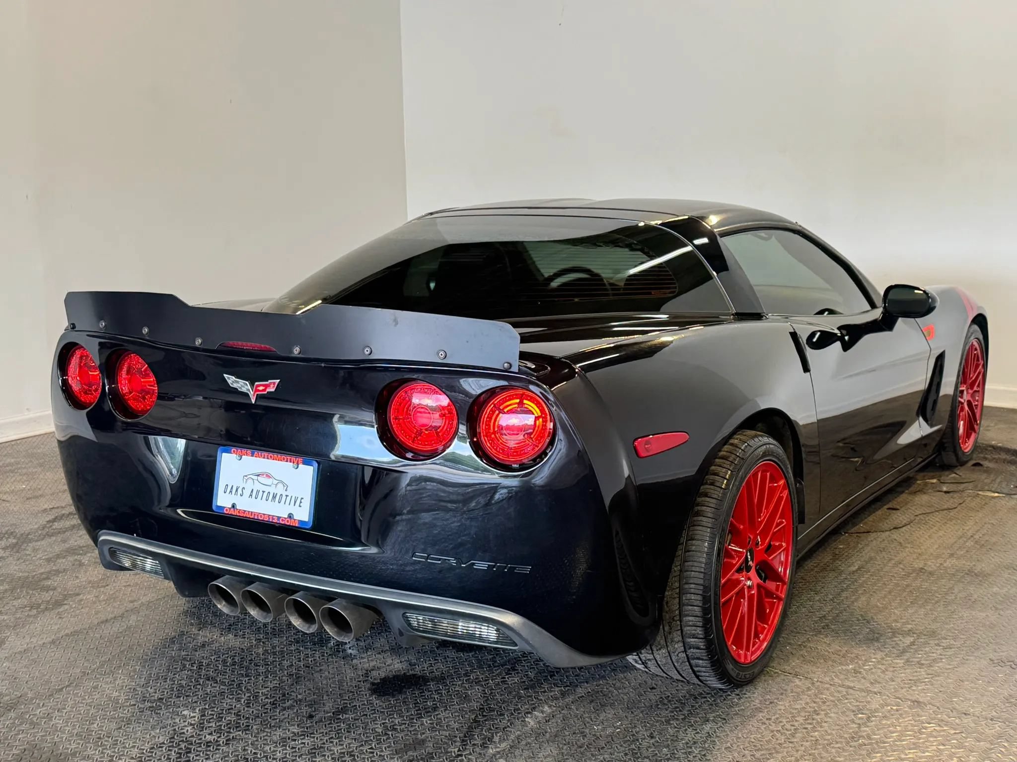 Used 2005 Chevrolet Corvette Coupe w/ Preferred Equipment Group RWD image 12