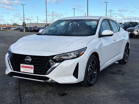 New 2025 Nissan Sentra SV image 2