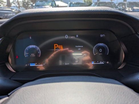 New 2025 Jeep Grand Cherokee L Laredo image 24