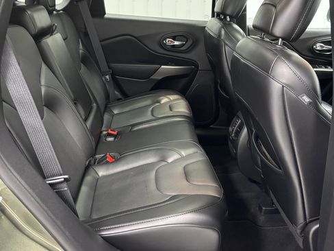 Used 2021 Jeep Cherokee Limited AWD/4WD image 31