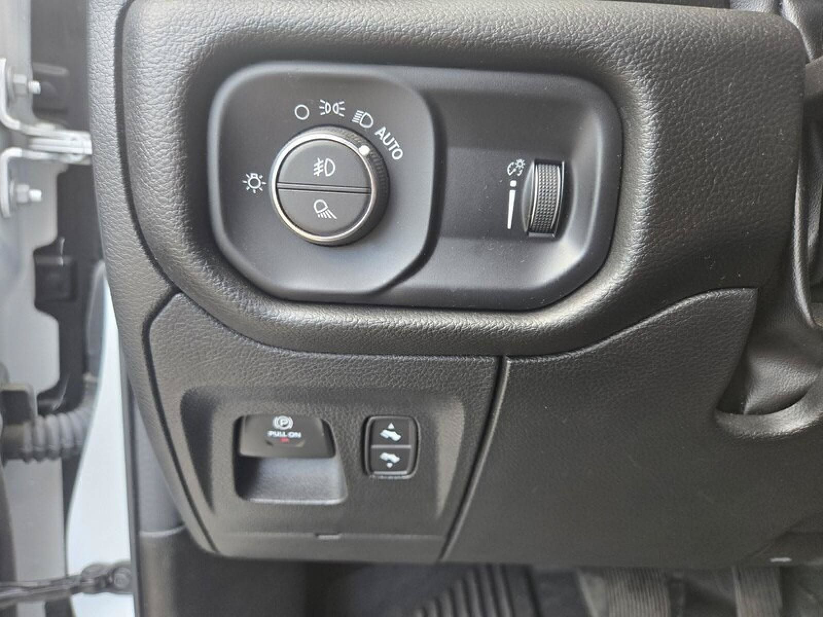 Used 2023 RAM 1500 Big Horn AWD/4WD image 15