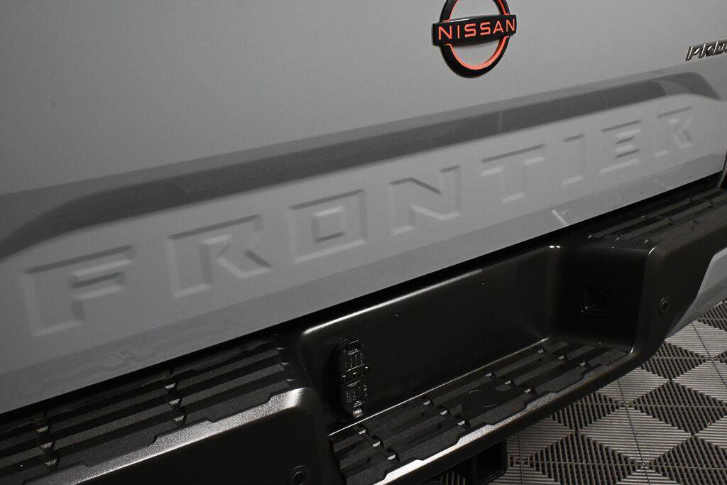 Used 2022 Nissan Frontier Pro-X RWD image 25