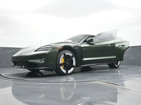 Certified 2025 Porsche Taycan Turbo S w/ Premium Package AWD/4WD image 30