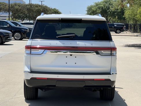Certified 2023 Lincoln Navigator Reserve RWD image 8