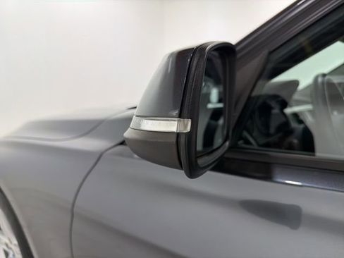 Used 2014 BMW 320i xDrive Sedan AWD/4WD image 9