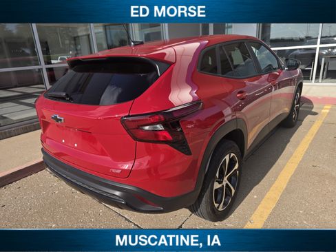 Used 2026 Chevrolet Trax RS w/ Driver Confidence Package FWD image 4