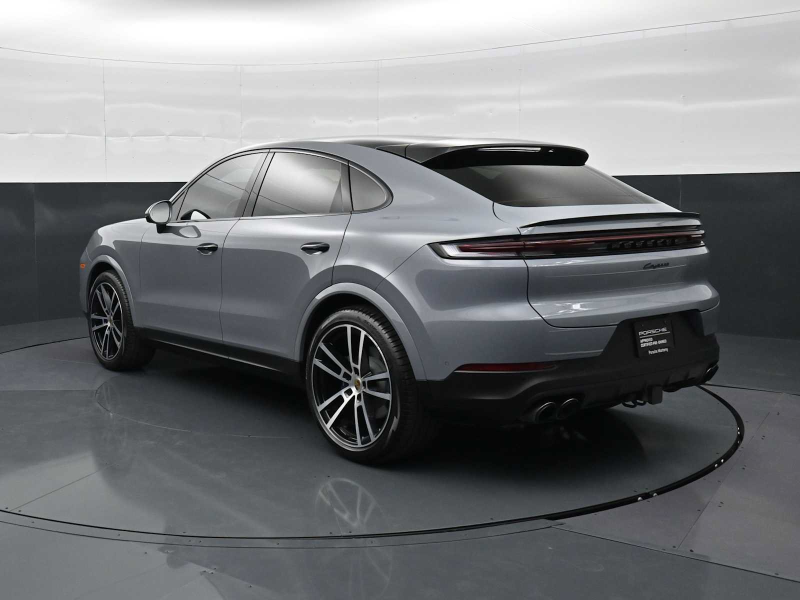 Certified 2024 Porsche Cayenne Coupe AWD/4WD image 3