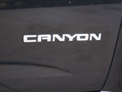 Used 2016 GMC Canyon SLE w/ SLE Convenience Package image 9