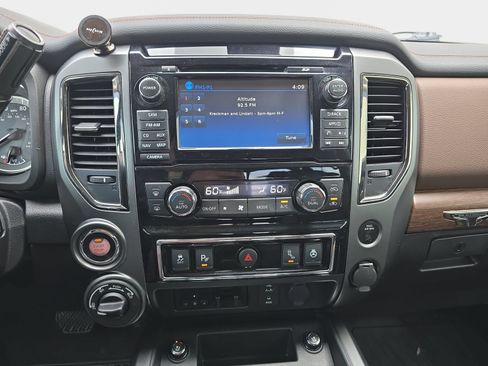 Used 2018 Nissan Titan Platinum Reserve w/ Platinum Utility Package AWD/4WD image 23