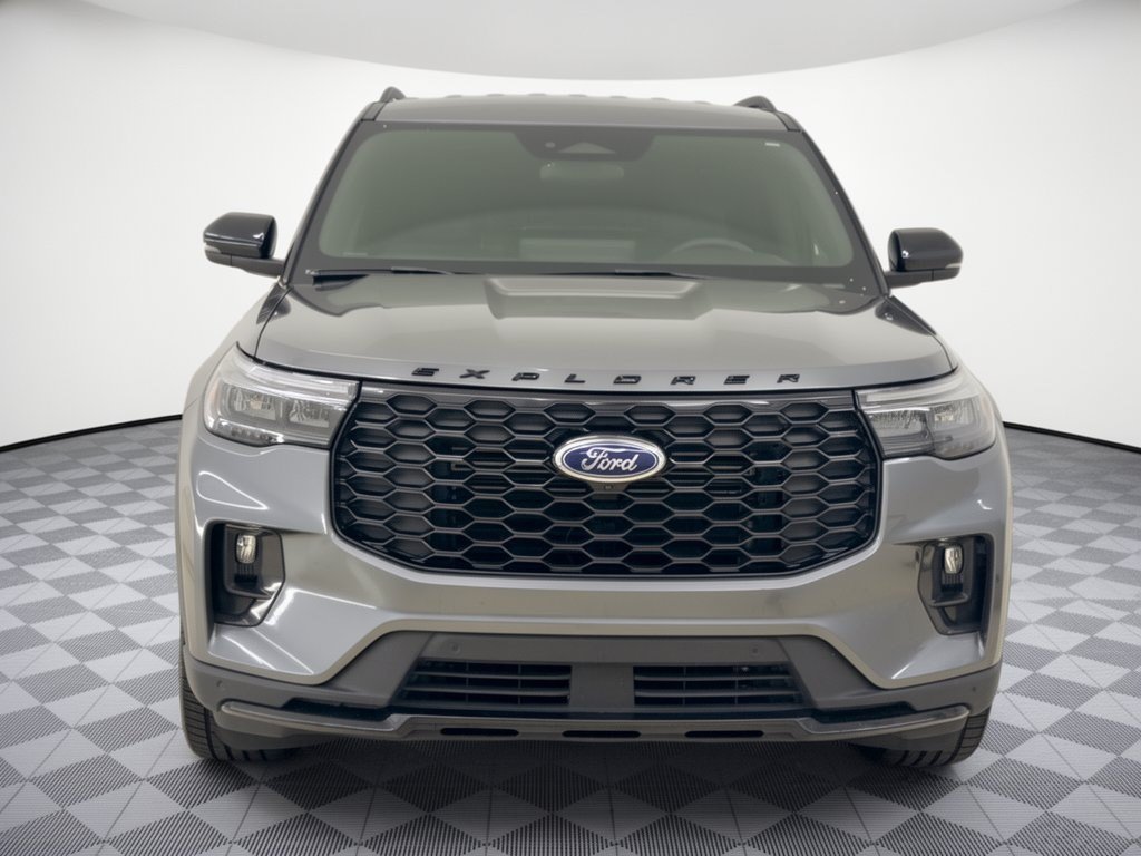 Used 2025 Ford Explorer ST-Line w/ ST-Line Street Pack AWD/4WD image 6