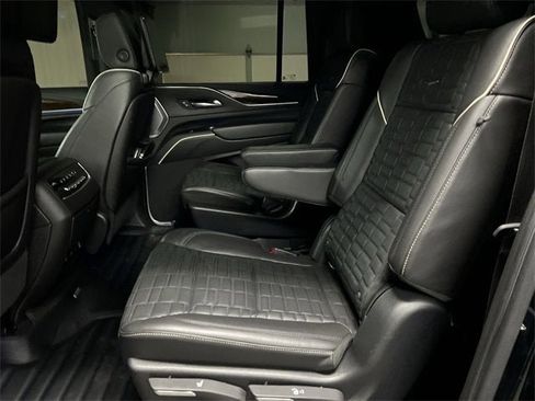 Used 2021 Cadillac Escalade ESV Sport Platinum image 26