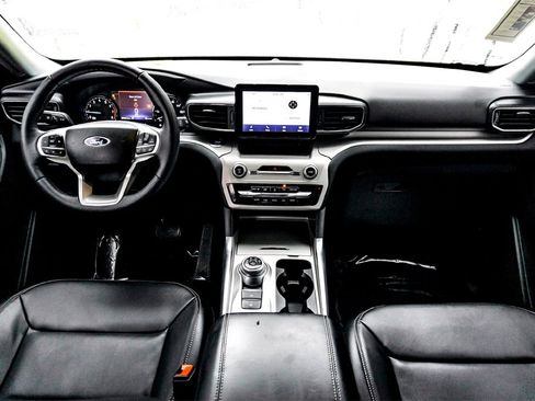 Used 2023 Ford Explorer XLT w/ Equipment Group 202A image 29