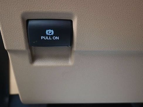 Certified 2025 Ford F250 XLT AWD/4WD image 9